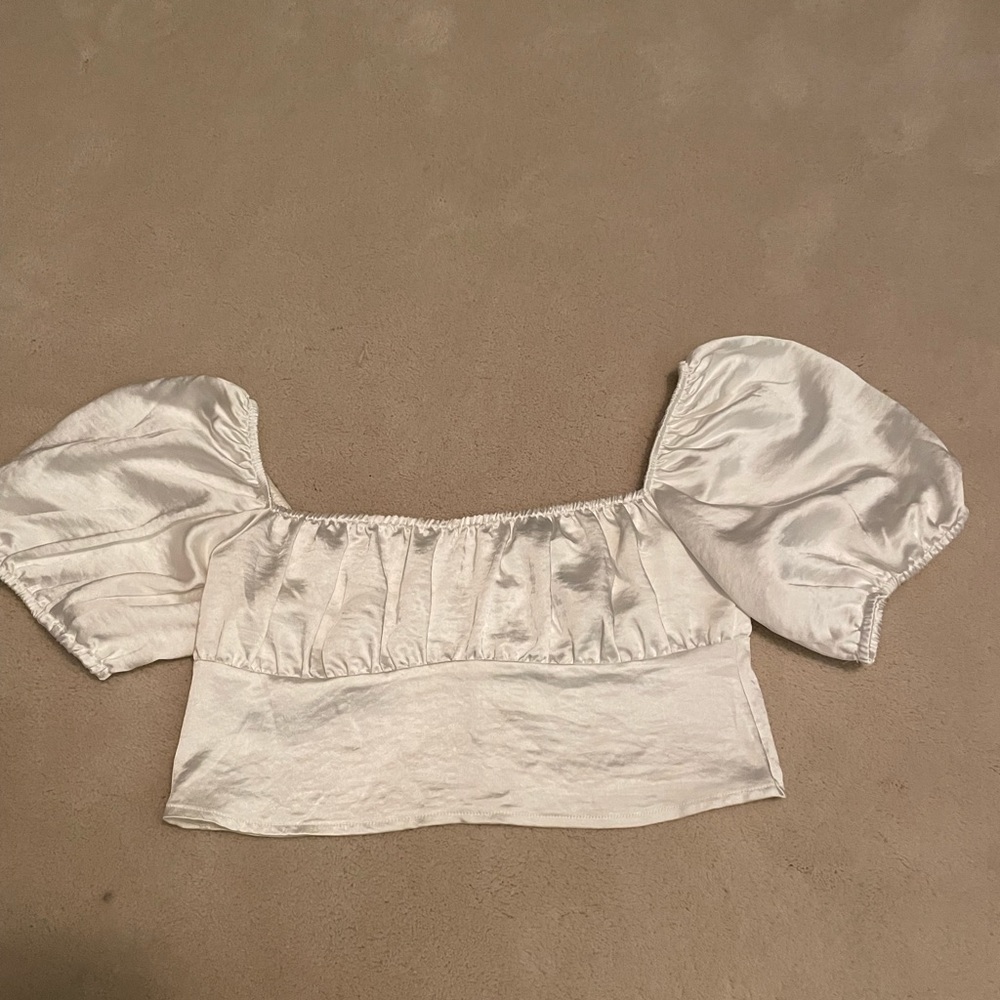 Balloon  sleeve crop top